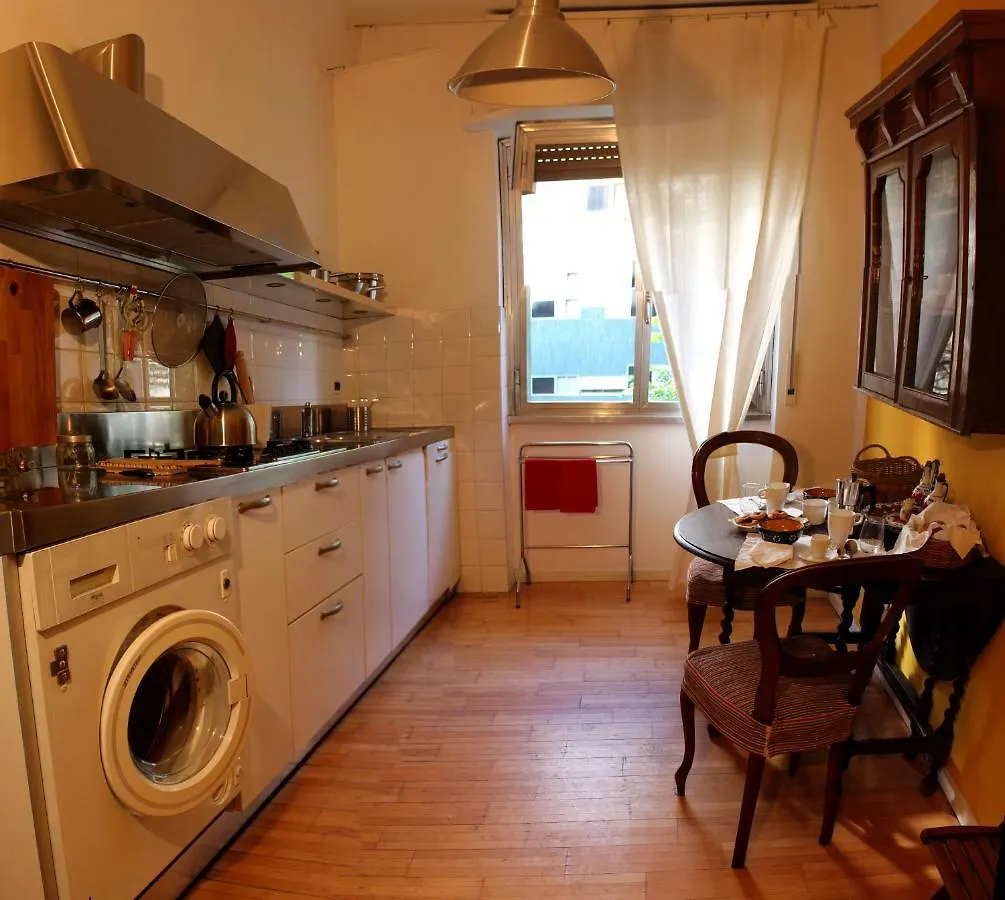 Luminous Stylish Quiet 150M2, Tre Torri Apartment Milan Italy