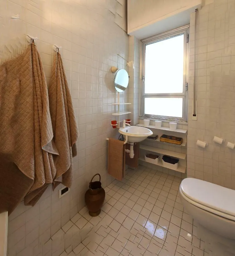 Luminous Stylish Quiet 150M2, Tre Torri Apartment Milan Italy